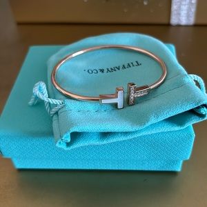 Tiffany & co Double T Mother of Pearl Bracelet this bracelet is not authentic